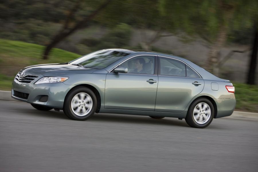  Toyota Camry LE 2010 года  (фото 11 из 20)